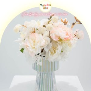 Mẫu hoa lụa để bàn đẹp đơn giản