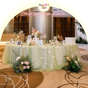 Mẫu hoa lụa để bàn đẹp và tinh tế