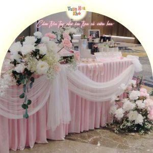 Mẫu hoa lụa để bàn đẹp nhẹ nhàng