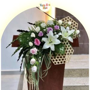 Hoa để bục phát biểu đẹp